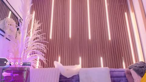 Ari  online show from December 1, 2025, 12:54 pm