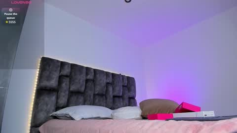 arianna_0 online show from February 26, 2026, 12:48 pm