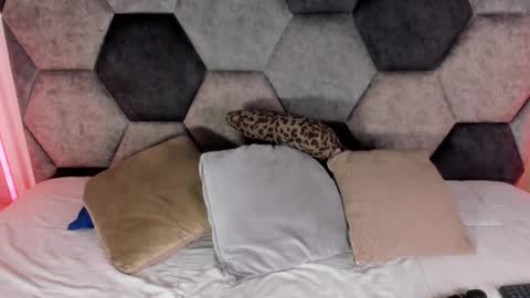    online show from January 13, 2026, 11:48 am