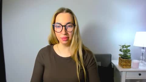 Aria online show from November 29, 2025, 6:16 am