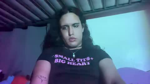 Snapshot of ariawestlove chatting on January 24, 2025, 2:49 am Aria online show from January 24, 2025, 2:49 am