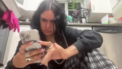 Snapshot of ariawestlove chatting on March 4, 2025, 4:17 am Aria online show from March 4, 2025, 4:17 am