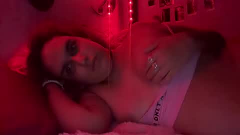 Snapshot of ariawestlove chatting on October 29, 2025, 8:16 am Aria online show from October 29, 2025, 8:16 am