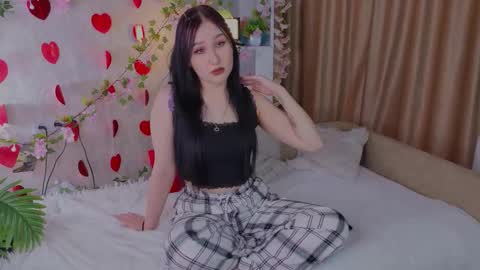 Snapshot of ariellemckoon chatting on February 25, 2026, 5:06 am Dee online show from February 25, 2026, 5:06 am