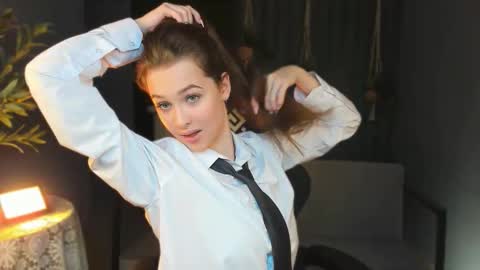 Snapshot of arielsykes chatting on November 7, 2025, 5:57 pm arielsykes online show from November 7, 2025, 5:57 pm