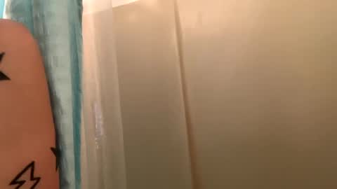 ariel  colin when hes here online show from January 6, 2025, 1:08 pm