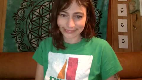 ariel  colin when hes here online show from January 25, 2025, 1:52 pm