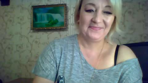Snapshot of arielxloveresss chatting on September 9, 2025, 8:03 am ArielXLoveresss online show from September 9, 2025, 8:03 am