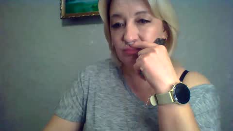 Snapshot of arielxloveresss chatting on October 4, 2025, 8:56 am ArielXLoveresss online show from October 4, 2025, 8:56 am