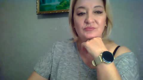 Snapshot of arielxloveresss chatting on October 5, 2025, 7:17 am ArielXLoveresss online show from October 5, 2025, 7:17 am