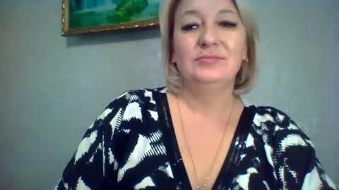 Snapshot of arielxloveresss chatting on November 1, 2025, 6:48 am ArielXLoveresss online show from November 1, 2025, 6:48 am
