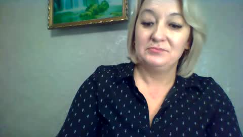 Snapshot of arielxloveresss chatting on November 12, 2025, 8:37 am ArielXLoveresss online show from November 12, 2025, 8:37 am