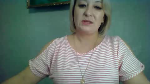 Snapshot of arielxloveresss chatting on November 18, 2025, 11:03 am ArielXLoveresss online show from November 18, 2025, 11:03 am