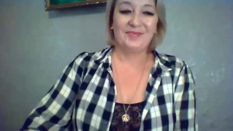 Snapshot of arielxloveresss chatting on November 25, 2025, 8:36 am ArielXLoveresss online show from November 25, 2025, 8:36 am