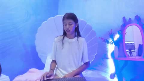 Snapshot of arietta_skinny chatting on November 24, 2025, 7:57 pm Arietta online show from November 24, 2025, 7:57 pm