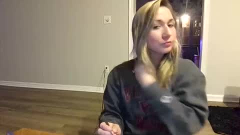 airskiii online show from December 19, 2025, 4:52 am