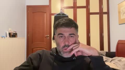 Snapshot of aristotelis_onassis chatting on November 2, 2025, 11:18 pm share online show from November 2, 2025, 11:18 pm