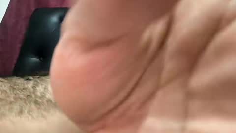 ariusni online show from November 10, 2025, 5:28 am