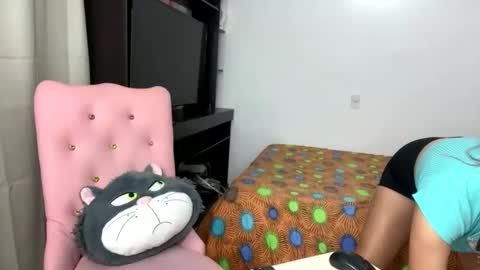 ariza1515 online show from March 4, 2025, 11:19 am