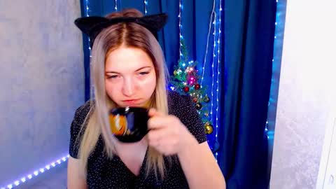 Arlana online show from December 22, 2025, 2:52 am