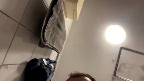 Snapshot of armyskater32 chatting on September 16, 2025, 8:43 pm armyskater32 online show from September 16, 2025, 8:43 pm