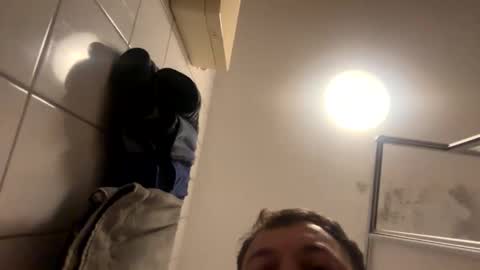 Snapshot of armyskater32 chatting on October 14, 2025, 8:53 pm armyskater32 online show from October 14, 2025, 8:53 pm