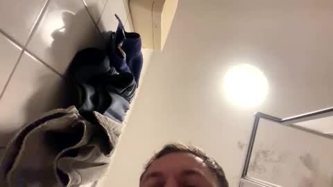 armyskater32 online show from November 5, 2025, 9:48 pm