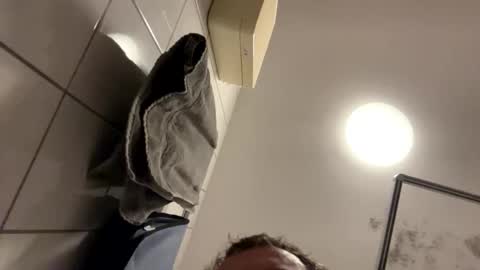 armyskater32 online show from January 14, 2026, 9:20 pm