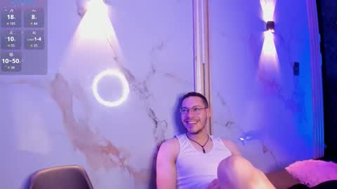 aron and molly online show from December 5, 2025, 11:52 am