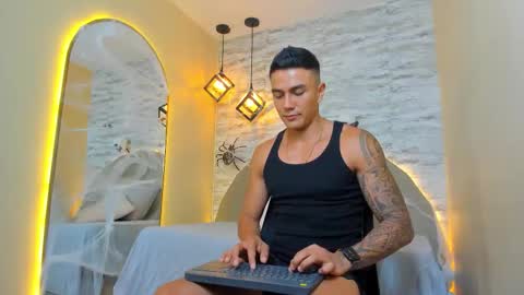 ARON BOLT online show from October 18, 2025, 9:26 pm