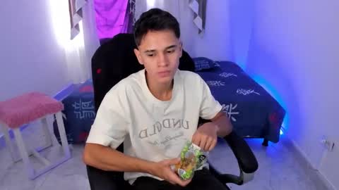 Aaron online show from October 11, 2025, 8:07 pm