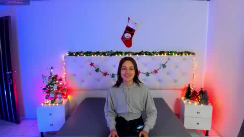 Aron cruz  online show from December 22, 2025, 12:46 pm