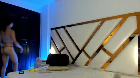 Aron cruz  online show from April 11, 2026, 1:48 pm