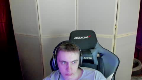 Snapshot of aron_neall chatting on December 3, 2024, 6:28 pm biggest penis online show from December 3, 2024, 6:28 pm