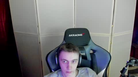 Snapshot of aron_neall chatting on December 3, 2024, 9:34 pm biggest penis online show from December 3, 2024, 9:34 pm