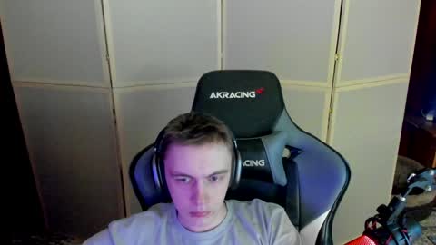 Snapshot of aron_neall chatting on December 5, 2024, 8:00 pm biggest penis online show from December 5, 2024, 8:00 pm