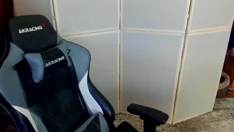 Snapshot of aron_neall chatting on December 10, 2024, 4:45 am biggest penis online show from December 10, 2024, 4:45 am