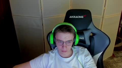 Snapshot of aron_neall chatting on December 15, 2024, 7:02 am biggest penis online show from December 15, 2024, 7:02 am