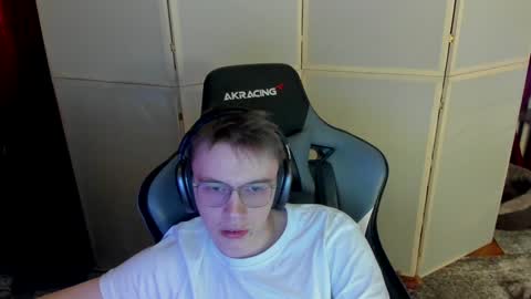 Snapshot of aron_neall chatting on December 15, 2024, 8:25 pm biggest penis online show from December 15, 2024, 8:25 pm