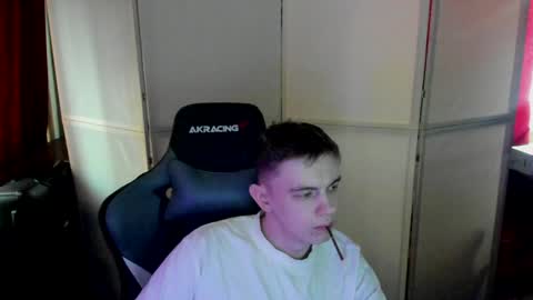 Snapshot of aron_neall chatting on January 4, 2025, 9:21 am biggest penis online show from January 4, 2025, 9:21 am