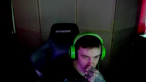 Snapshot of aron_neall chatting on January 13, 2025, 9:41 am biggest penis online show from January 13, 2025, 9:41 am