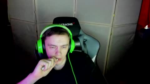 Snapshot of aron_neall chatting on January 24, 2025, 11:04 am biggest penis online show from January 24, 2025, 11:04 am