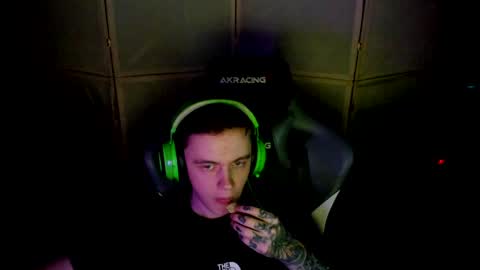 Snapshot of aron_neall chatting on January 28, 2025, 2:10 pm biggest penis online show from January 28, 2025, 2:10 pm