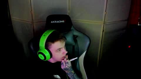 Snapshot of aron_neall chatting on January 30, 2025, 11:33 am biggest penis online show from January 30, 2025, 11:33 am