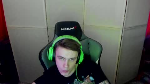 Snapshot of aron_neall chatting on February 24, 2025, 9:00 am biggest penis online show from February 24, 2025, 9:00 am