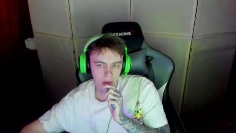 Snapshot of aron_neall chatting on March 3, 2025, 6:26 am biggest penis online show from March 3, 2025, 6:26 am