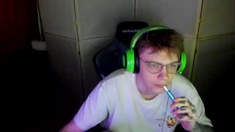 Snapshot of aron_neall chatting on March 6, 2025, 6:52 am biggest penis online show from March 6, 2025, 6:52 am