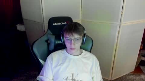 Snapshot of aron_neall chatting on March 10, 2025, 4:03 pm biggest penis online show from March 10, 2025, 4:03 pm