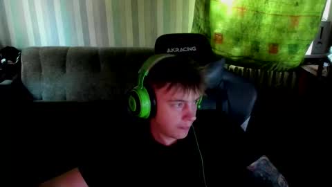 Snapshot of aron_neall chatting on September 26, 2025, 7:01 am biggest penis online show from September 26, 2025, 7:01 am