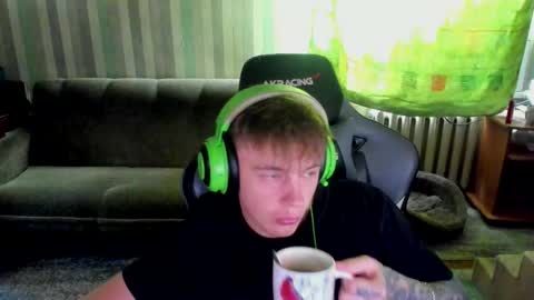 Snapshot of aron_neall chatting on September 29, 2025, 8:19 am biggest penis online show from September 29, 2025, 8:19 am